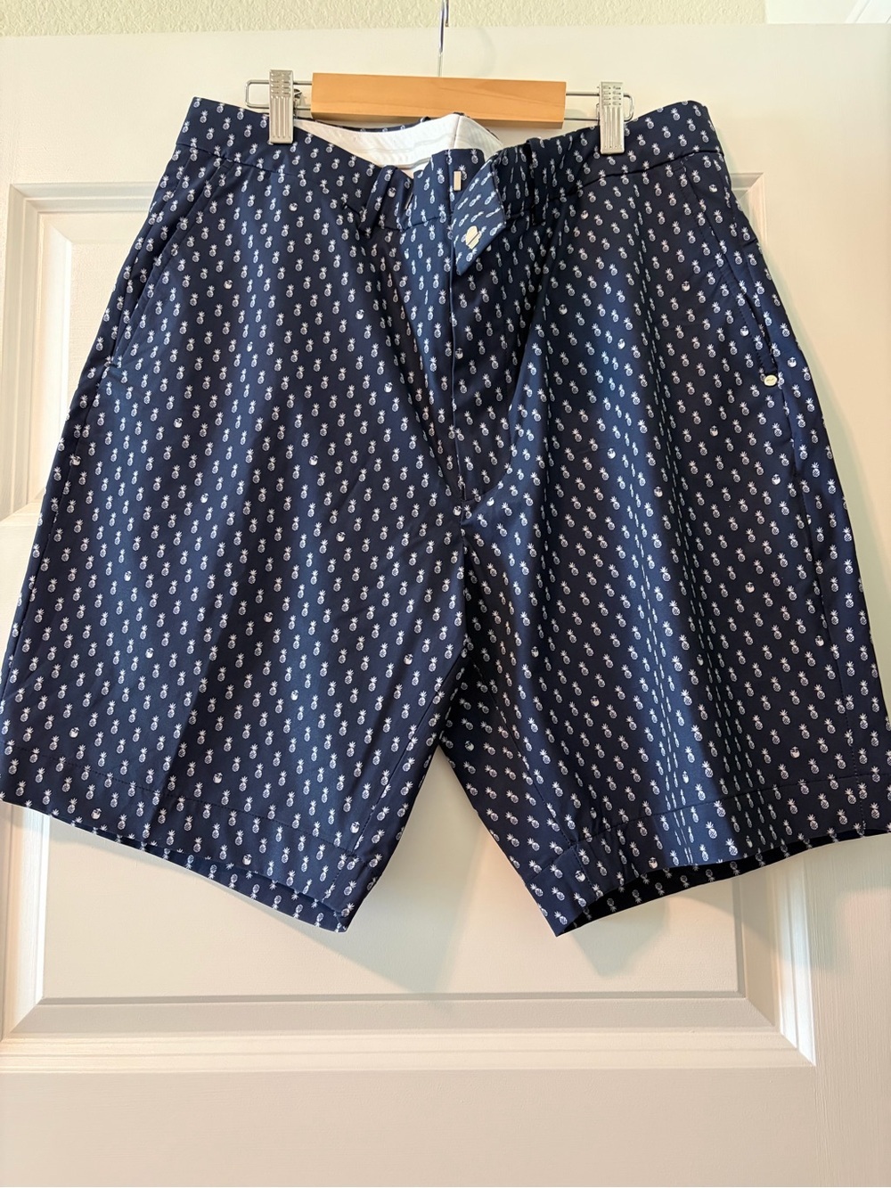 Ralph Lauren Navy Golf Shorts with White Pineapple Motif Sz:34
